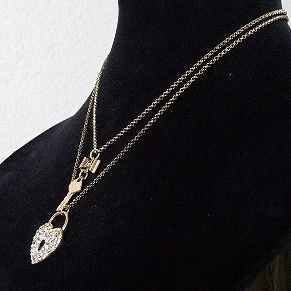 Vintage BETSEY JOHNSON Be My Valentine Heart Lock & Key Layered Necklace. - Picture 4 of 10